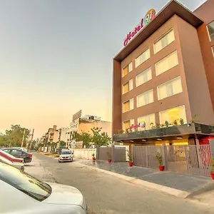 hotel-91-huda.top-gurgaonhotels.com/